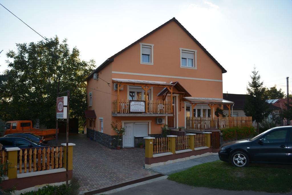 Hotel Istvan Vendeghaz Egerszalók Exterior foto